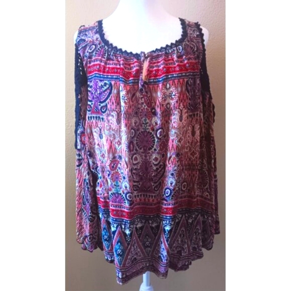 Bila Boho Cold Shoulder Crochet Trim Bell Sleeve Tunic Top 2x Fall Black Red - Picture 1 of 10